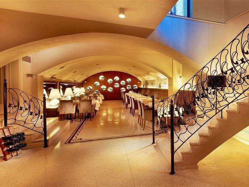 Hotel Roset & 4*