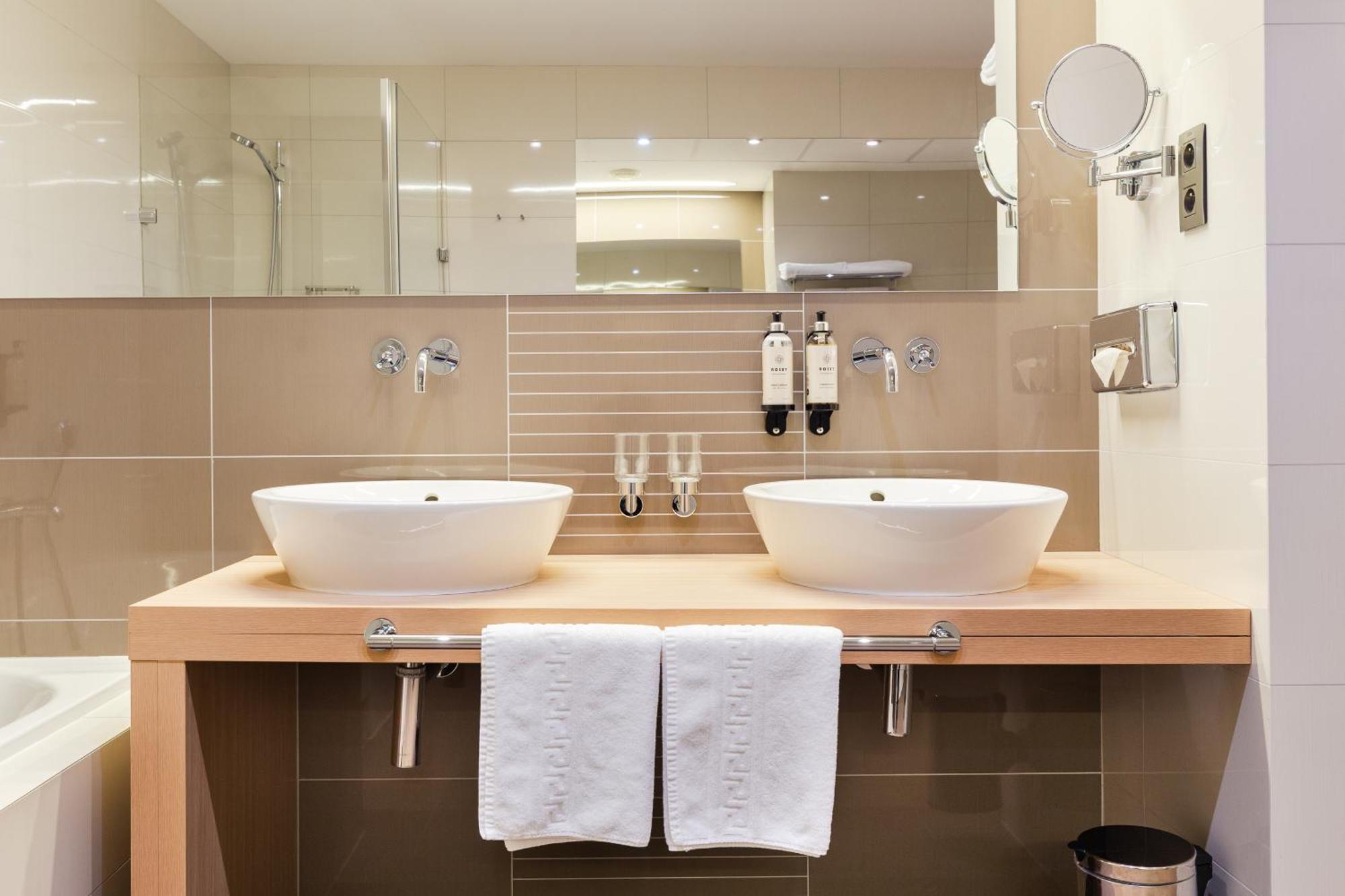 Roset & 4* Pressburg