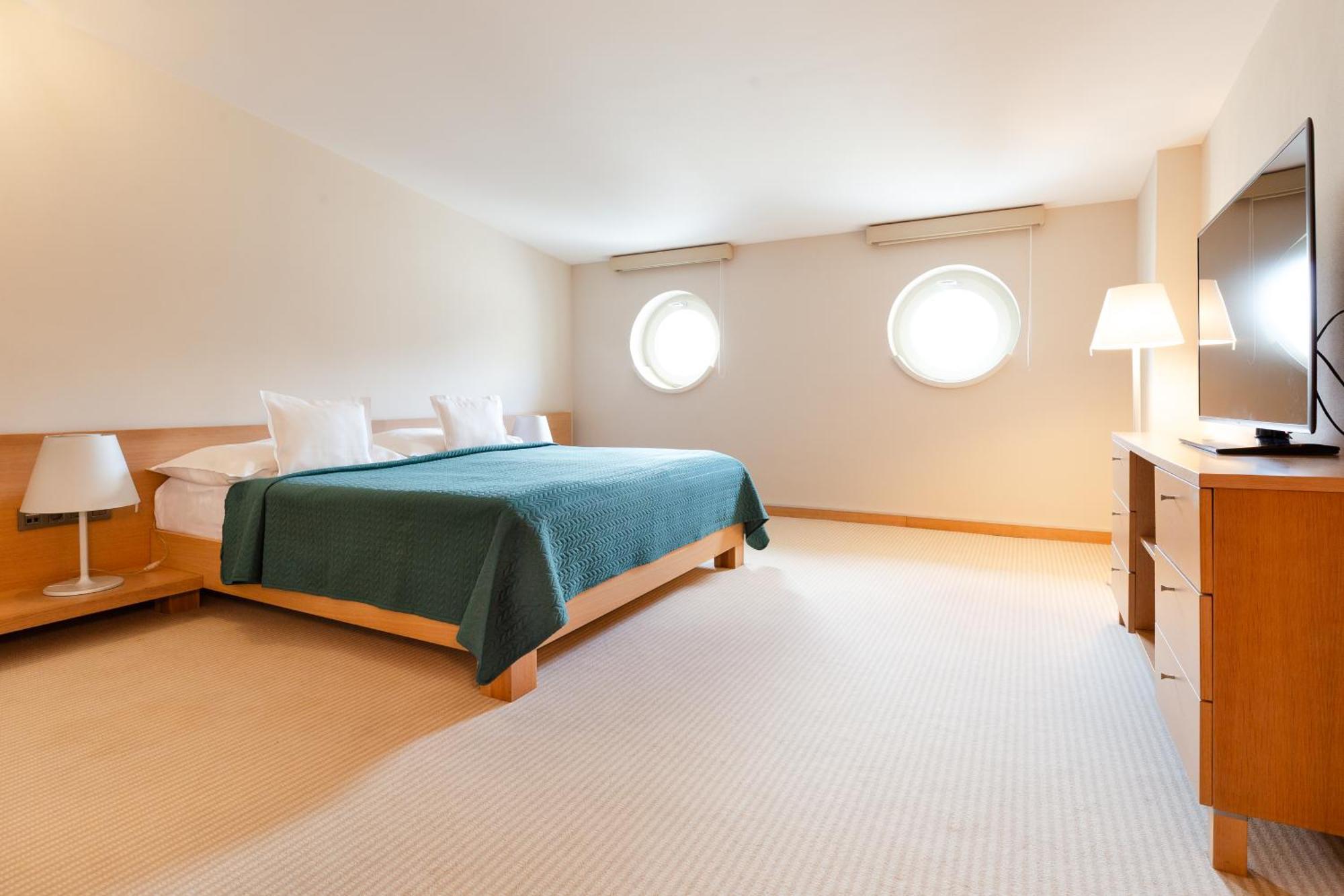 Roset & Hotel 4*