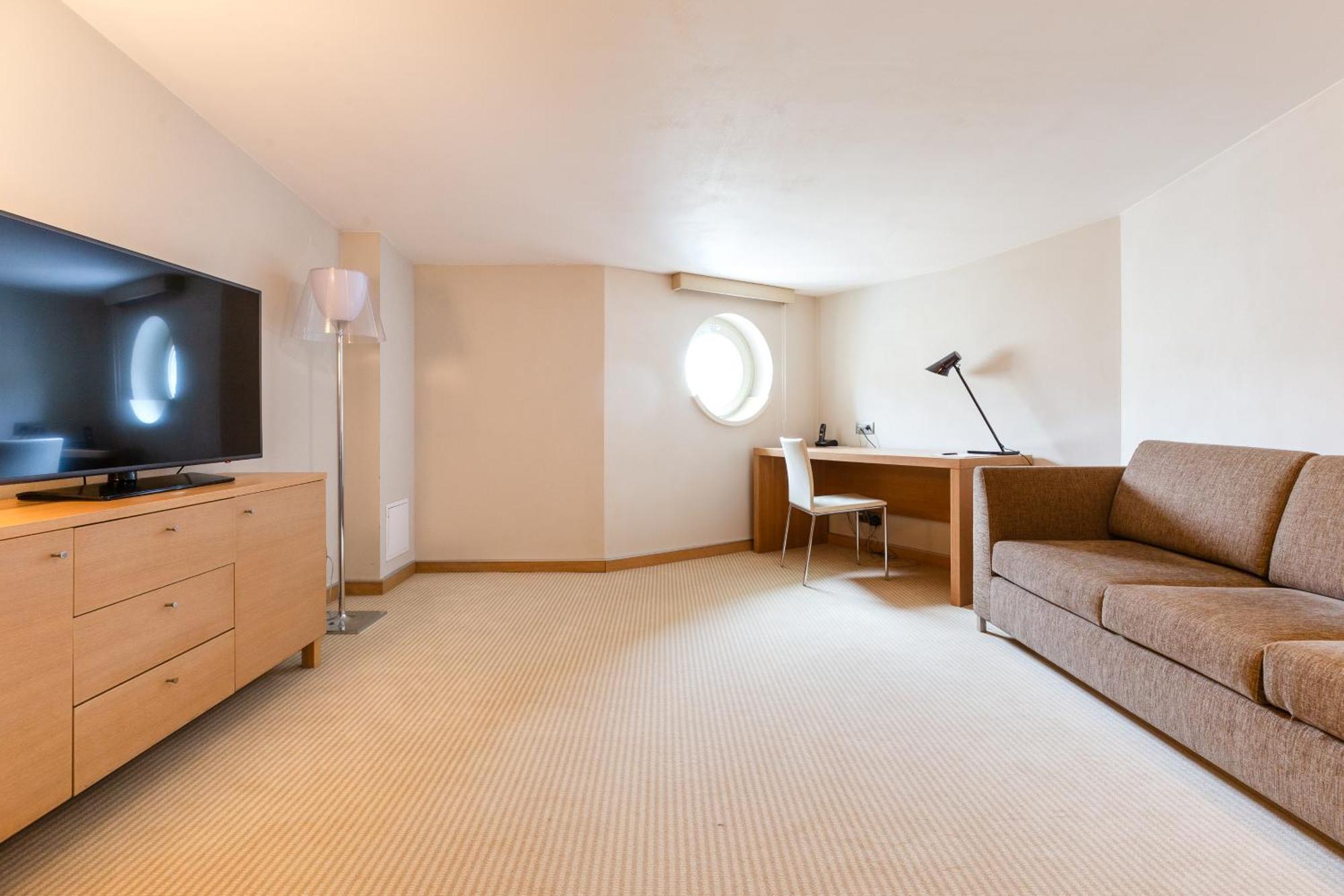 Hotel Roset & 4*