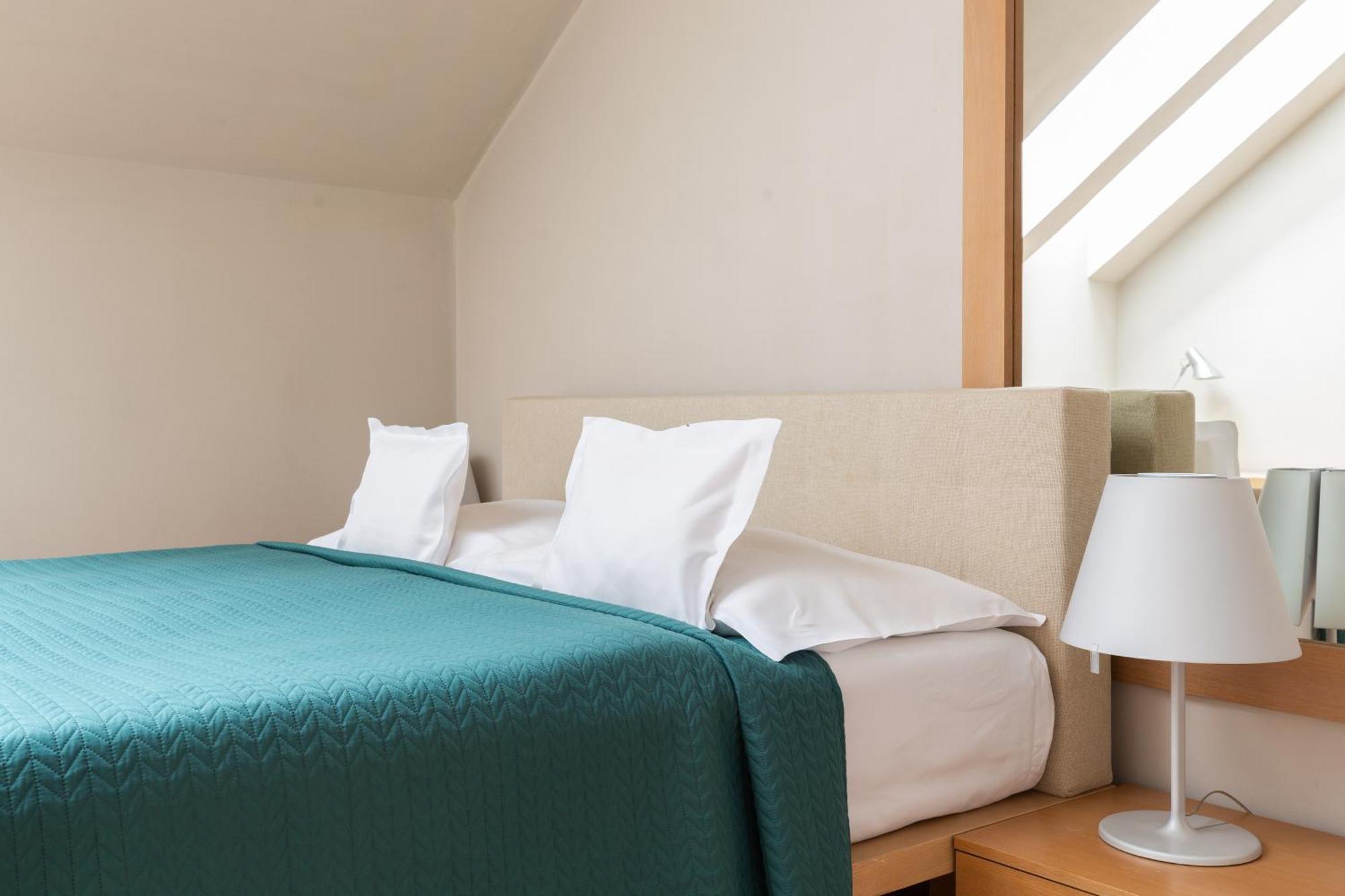 Roset & 4* Bratislava