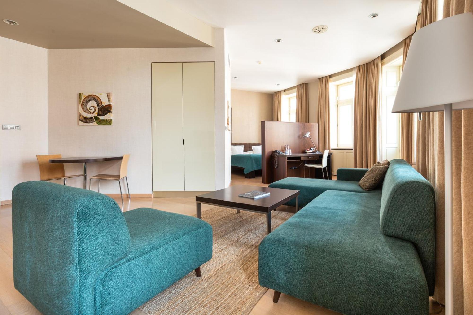 Roset & Hotel 4*
