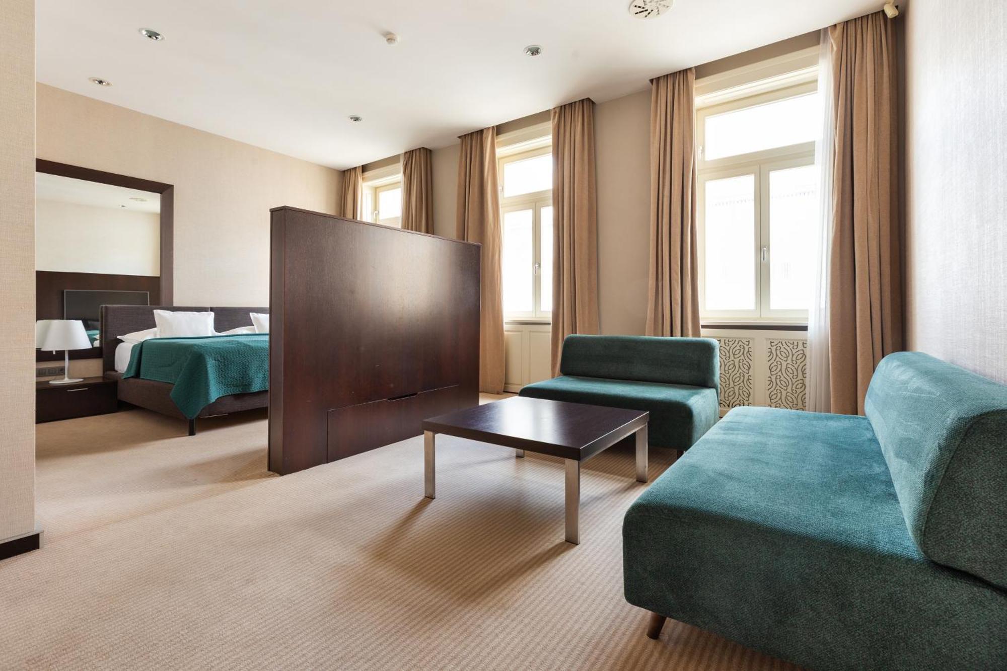 Hotel Roset & 4*
