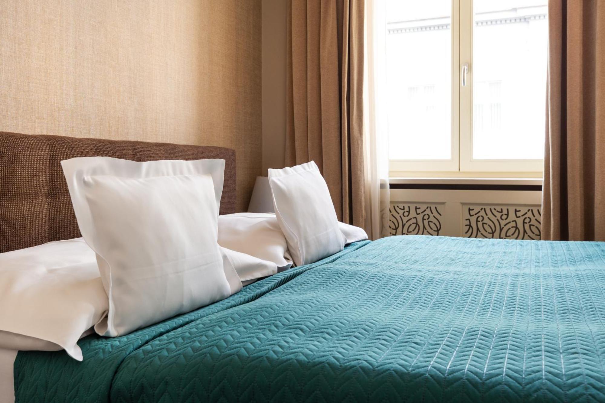 Roset & 4* Pressburg
