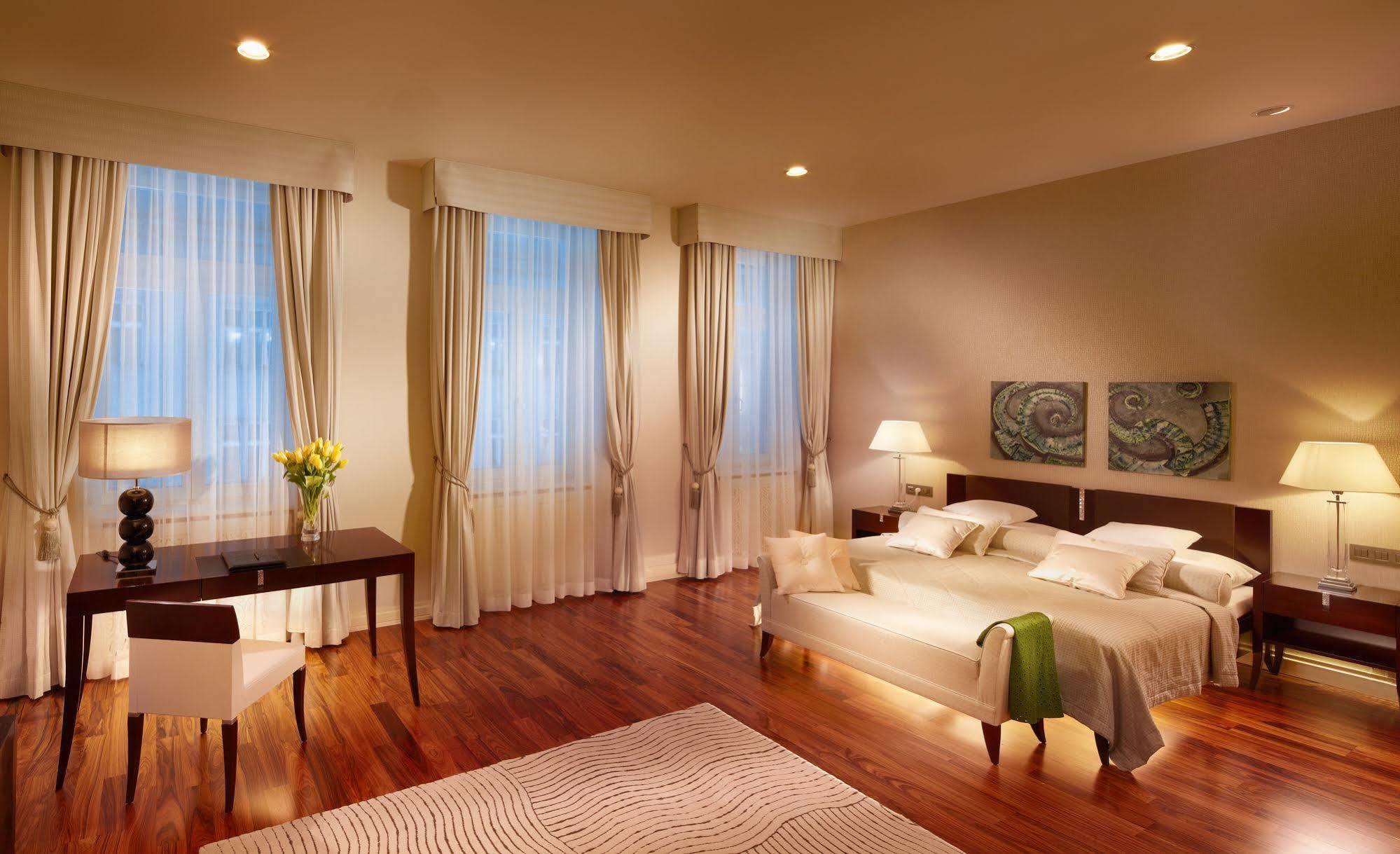 Roset & Hotel 4*