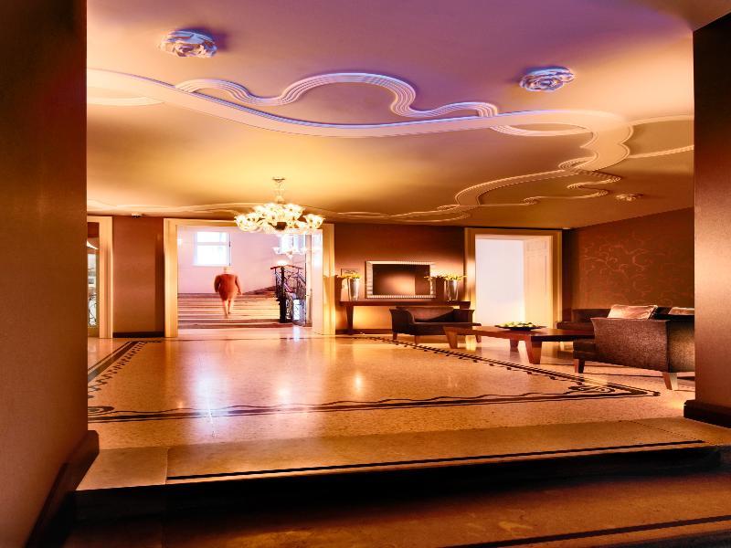 Roset & 4* Pozsony